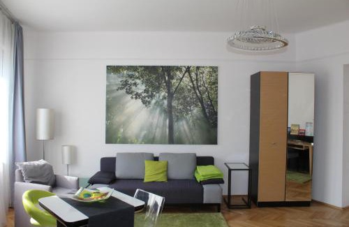 Vizivaros Apartamento | Bauhaus Studio with Parliament view