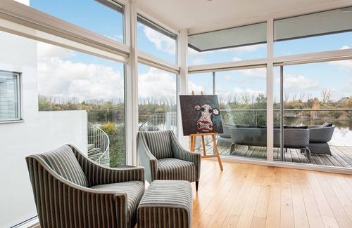 Cirencester Villa | Lakeside property with access into Spa on a nature reserve, Bauhinia House (HM73)