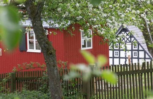 Lennestadt Otro | Bauwagen unterm Birnbaum
