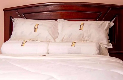 Entebbe Hotel | BAVAH AIRPORT HOTEL