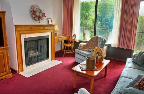 Eureka Springs Hotel | Bavarian Inn Lodge & Restaurant
