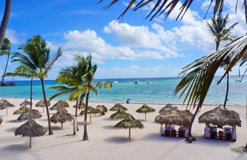 Bavaro Hotel | BAVARO BEACH HOMES with WIFI KITCHEN PARKING BBQ