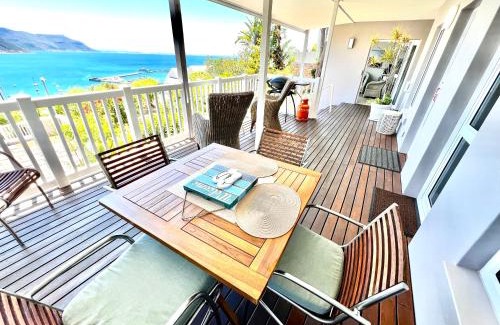 Simon's Town Apartamento | Bay Beach Vista-Two Suites with Deck and Sea views