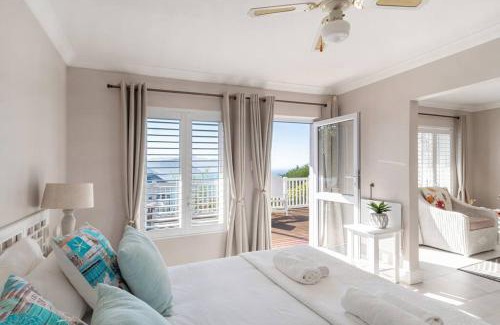 Simon's Town Apartamento | Bay Beach Vista-Two Suites with Deck and Sea views