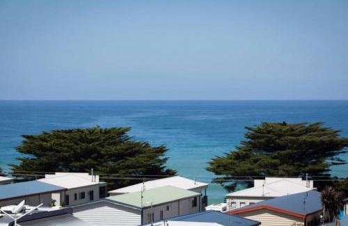 Apollo Bay Casa | BAY BLISS CABIN - set in a popular caravan park