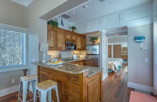 Carrabelle Cabaña | Bay Bliss1br/1ba- Season Special! Less than 5 minute walk to the beach