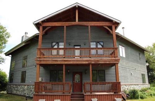 Homer Casa | Bay Bluff Haven with an ocean view