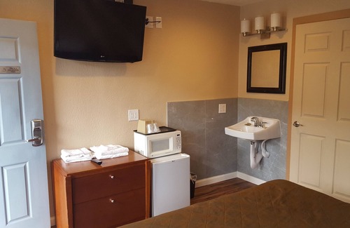 Longfellow Hotel | Bay Bridge Inn
