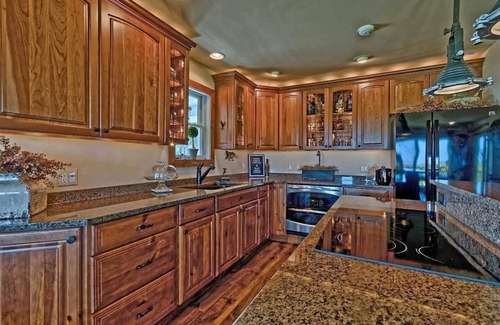 Goshen Casa | "Bay Dream" Avalon - 360 Views - Hot Tub - Roof Deck - Bike To Beach