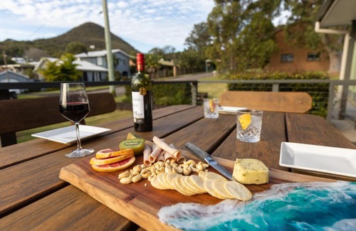 Shoal Bay Casa | Bay Dream Believer, Ample Boat Parking, Pet Friendly 4 br Holiday House Shoal Bay
