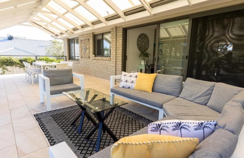 Shoal Bay Casa | Bay Dream Believer, Ample Boat Parking, Pet Friendly 4 br Holiday House Shoal Bay