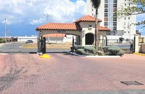Portmore Apartamento | Bay Front Apt 208