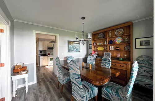 Oconto Casa | Just 30 minutes to Green Bay for NFL Draft! Bay front property. Family friendly!