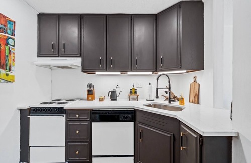 Daphne Condominio | Bay Getaway, Cozy Studio Condominium in Daphne, AL - Sleeps 2 - Near Interstate