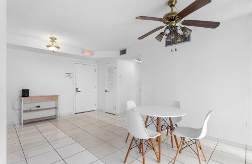 Bay Harbor Islands Apartamento | Bay Harbor Sunset Apt 2B