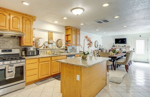 Hercules Casa | Bay & Hill Views: Modern Hercules Home