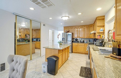 Hercules Casa | Bay & Hill Views: Modern Hercules Home