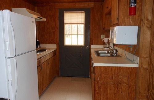 Bridgeport Complejo | Bay Landing Camping Resort Cabin 14