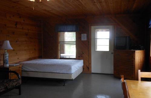 Bridgeport Complejo | Bay Landing Camping Resort Cabin 14