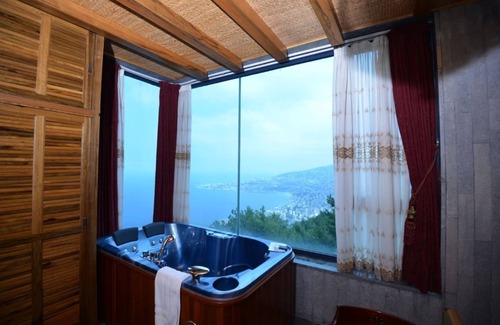 Jounieh Hotel | Bay Lodge