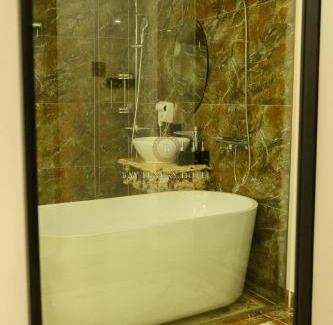Hang Trong Hotel | Bay Luxury Hotel & Spa - No 1 Ngo Huyen