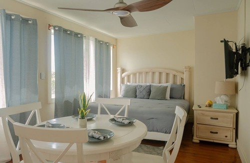 Antoneys Cay Apartamento | Charming hotel mini suite in Roatan island / Beach Front / West End