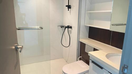 Likas Apartamento | Bay Suite near Likas SICC Jesselton Point Suria Sabah by Chillmore
