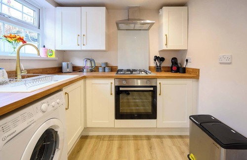 Cymmer Casa | Bay Tree Cottage Rhondda Valley by StayStaycations