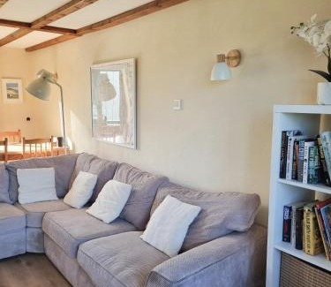 North Buckland Casa | Bay Tree Cottage - cosy home near beach
