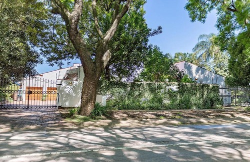 Baileys Muckleneuk Casa | Bay Tree Guest House