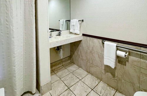 Bay City Hotel | Bay Valley Resort & Conference Center