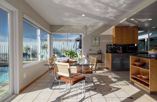 Bay Ho Casa | Bay View Bliss / Beach / Pool / Shops