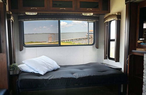 Gilchrist Casa | Bay View Glamping Sum