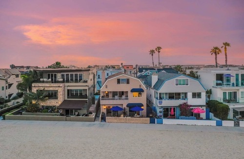 Mission Beach Casa | Bay View I by Avantstay Stylish Mission Beach Home on the Sand!