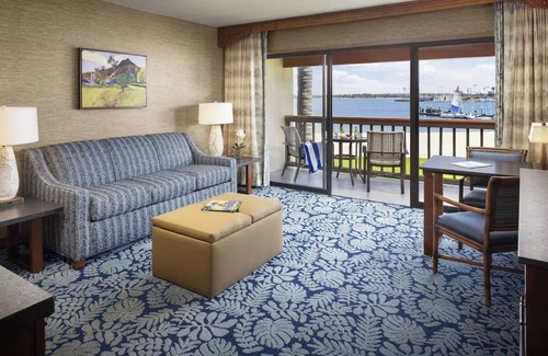 Crown Point Hotel | Bay View King Suite for Romantic Getaway | Catamaran Stay