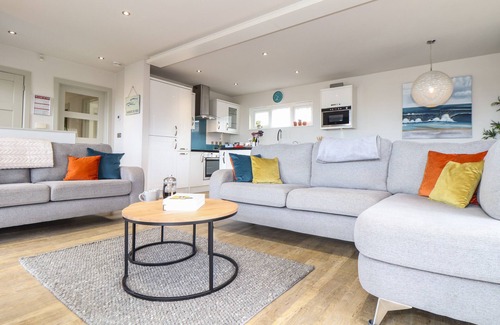 Portreath Cabaña | BAY VIEW, pet friendly, country holiday cottage in Portreath