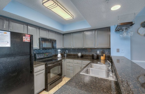 Downtown Myrtle Beach Condominio | Bay View Resort by Elliott Beach Rentals