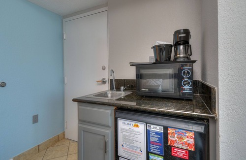 Downtown Myrtle Beach Condominio | Bay View Resort by Elliott Beach Rentals