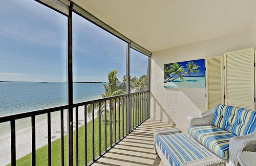 Punta Rassa Condominio | Bay View Tower #235 AMAZING SANIBEL SUNSETS 2 BED CONDO WITH PRIVATE LANAI