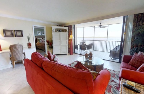 Punta Rassa Condominio | Bay View Tower #532 RELAXING 2 BEDROOM CONDO WITH SPECTACULAR VIEW FROM PRIVATE LANAI