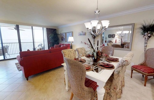 Punta Rassa Condominio | Bay View Tower #532 RELAXING 2 BEDROOM CONDO WITH SPECTACULAR VIEW FROM PRIVATE LANAI