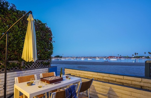 Central Mission Beach Cabaña | Bay View V by Avantstay Stylish Mission Beach Home on the Sand!