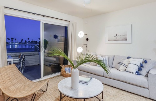 Central Mission Beach Cabaña | Bay View V by Avantstay Stylish Mission Beach Home on the Sand!