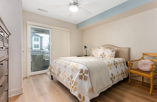 Goshen Casa | Bay views and Avalon's gorgeous sunrises and sunsets