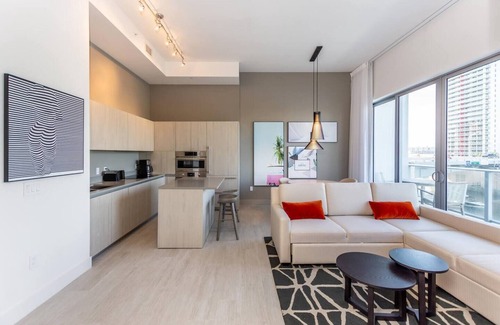 Seybold Apartamento | This apartment is a 1 bedroom(s), 1.5 bathrooms, located in Hollywood, FL.