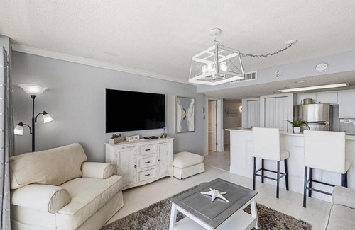 Crescent Beach Hotel | Bay Watch 1408