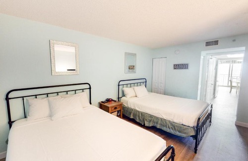 Crescent Beach Hotel | Bay Watch 834