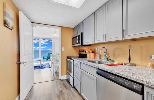 Atlantic Beach Condominio | Bay Watch Resort 1203 - Perfect Oceanside Getaway