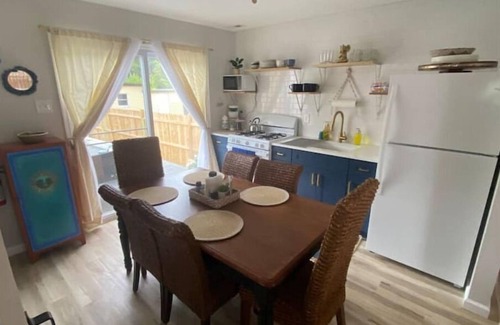 Villas Cabaña | BAYDREAMER is a cozy cottage close to the water and pet friendly