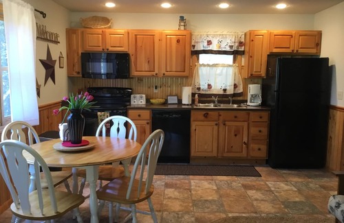 Bayfield Condominio | Bayfield, Wi Charming New Brand Rental 2018, Puerta de entrada a las Islas Apóstol